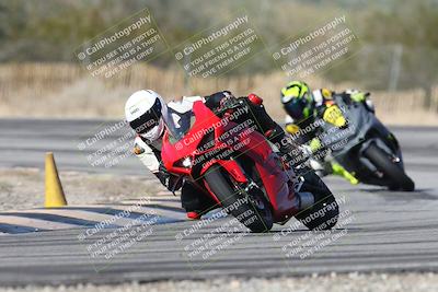 media/Dec-01-2025-Moto Forza (Mon) [[2daa91e15f]]/1-Advanced Group/Session 3 (Turn 3)/